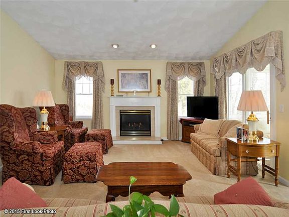 3rd image of 9 Lees Farm Commons Dr