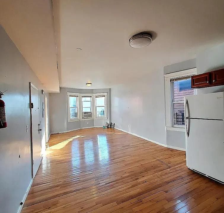 1st image of 854 S 15th St #3A