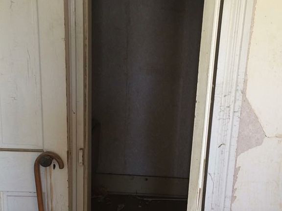2nd image of 1010 W Myrtle St