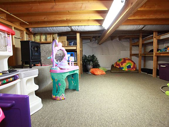 4th image of 714 Golf Course Rd