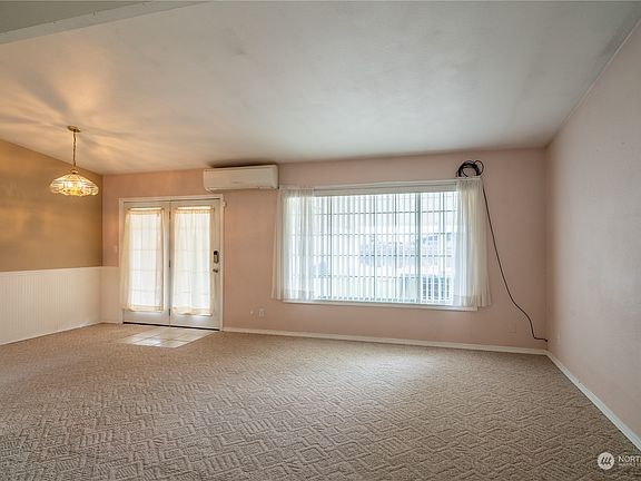 4th image of 9022 Mc Connell Drive #A