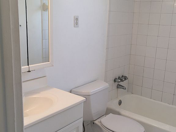 3rd image of 2343 Roosevelt St