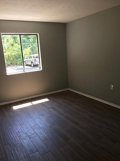 1st image of 1216 E Dorothy Ln APT 2