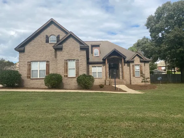 520 Stonegate Trl, Wetumpka, AL 36093