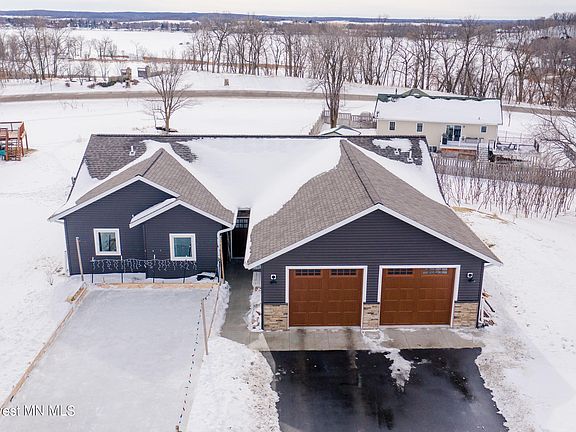 2nd image of 1115 Kohler Cir