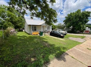 200 W 3rd St, Yellville, AR 72687