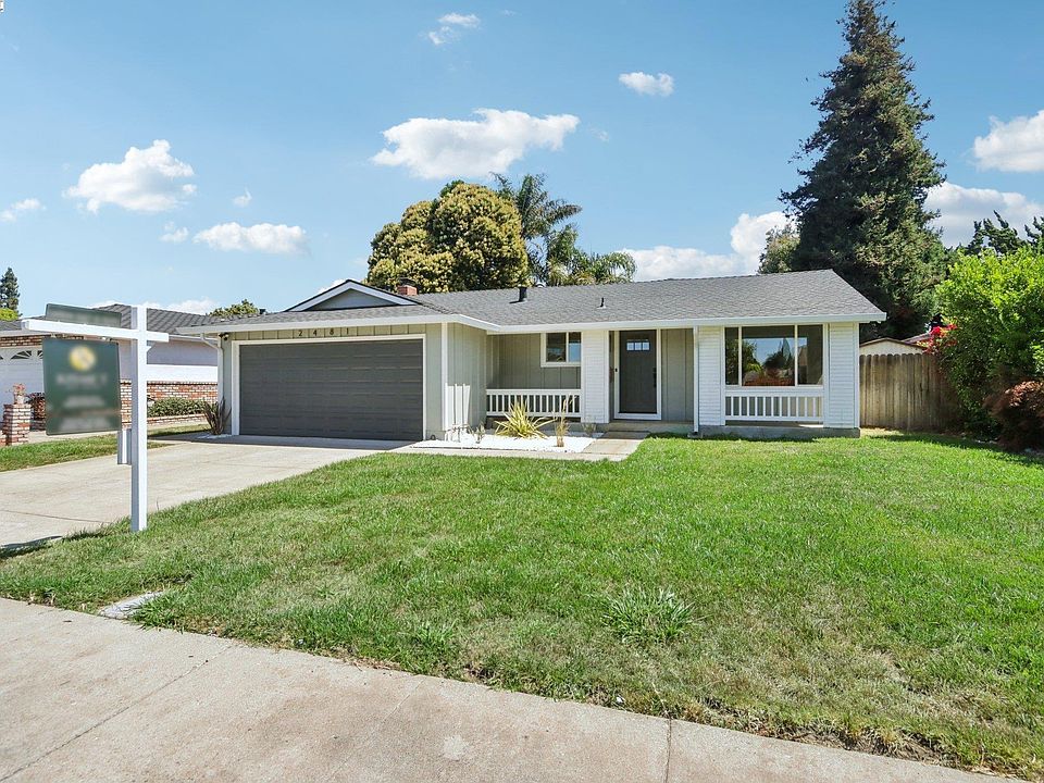 1st image of 2481 Becket Dr