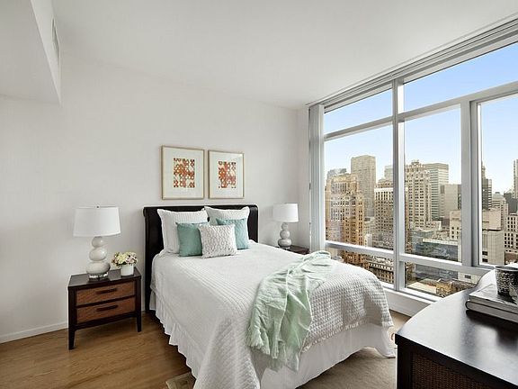 2nd image of 18 W 48th St APT 33D