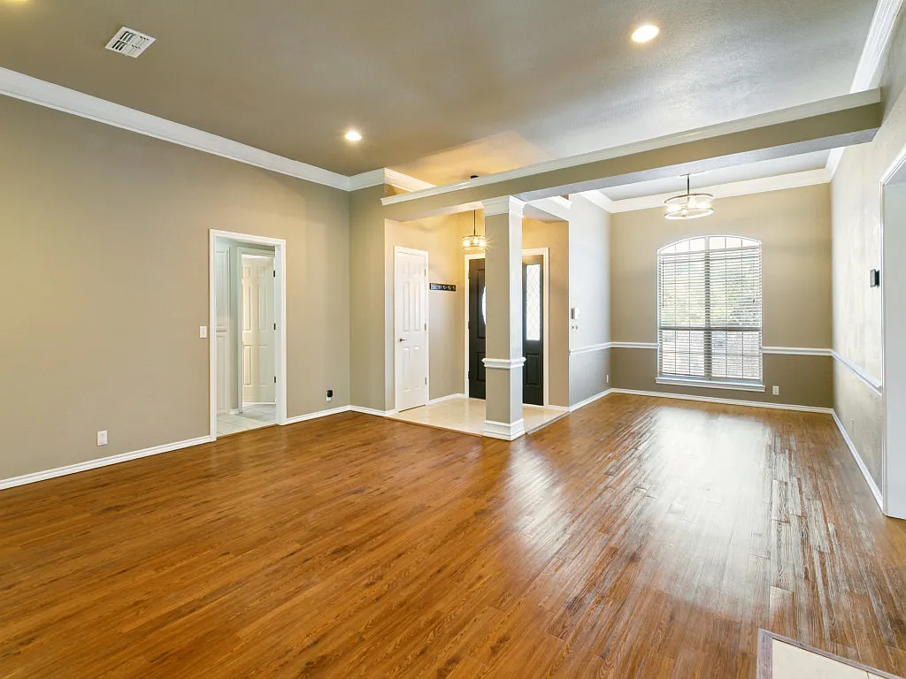 3 bed, 1950 sqft, $2,600 — Photo 4