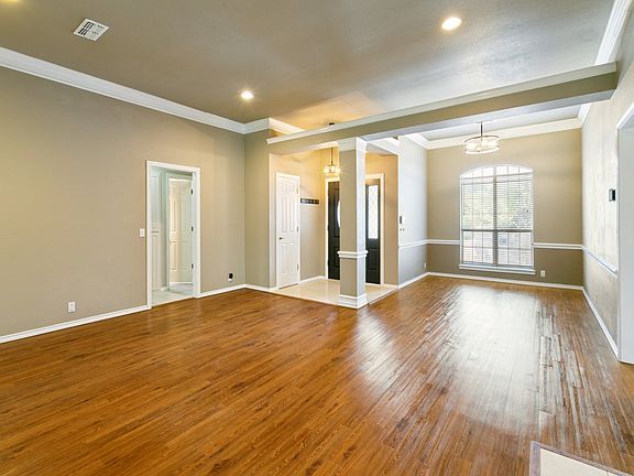 4th image of 10228 Fieldcrest Dr