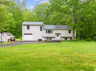 30 Cottage Rd, Bozrah, CT 06334