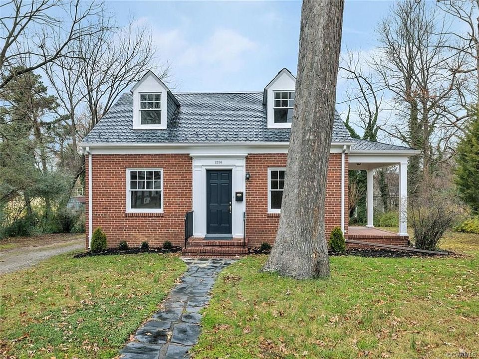 1st image of 2206 Oakwood Ln