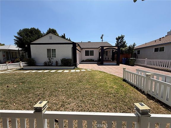 3rd image of 6654 Capps Ave