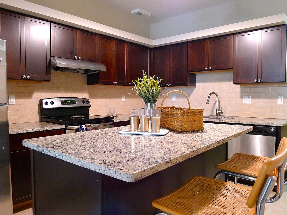 1st image of 735 Griswold St APT 601