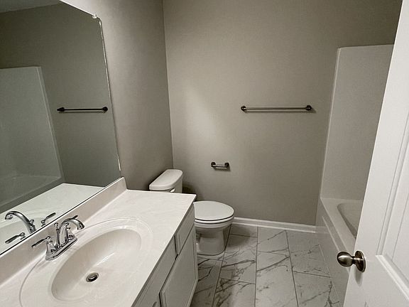 1807 Secondary Bathroom