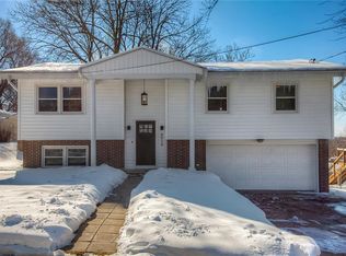 8934 Franklin Ave, Clive, IA 50325