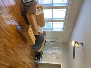 3529.5 N Broadway St #2E, Chicago, IL 60657