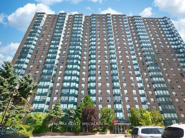 135 Hillcrest Ave, Mississauga, ON