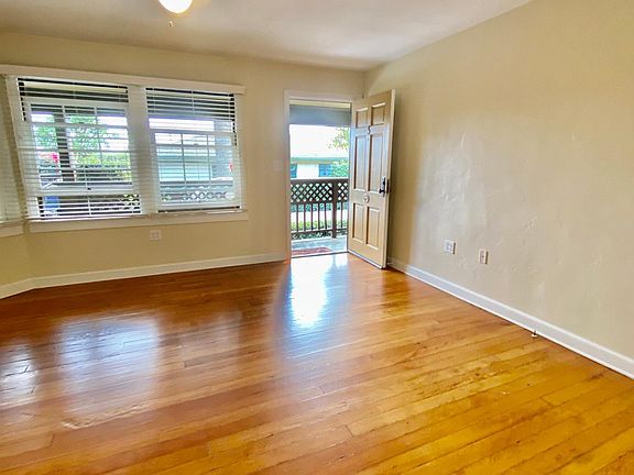 4th image of 1422 Lou Dillon Ln #3