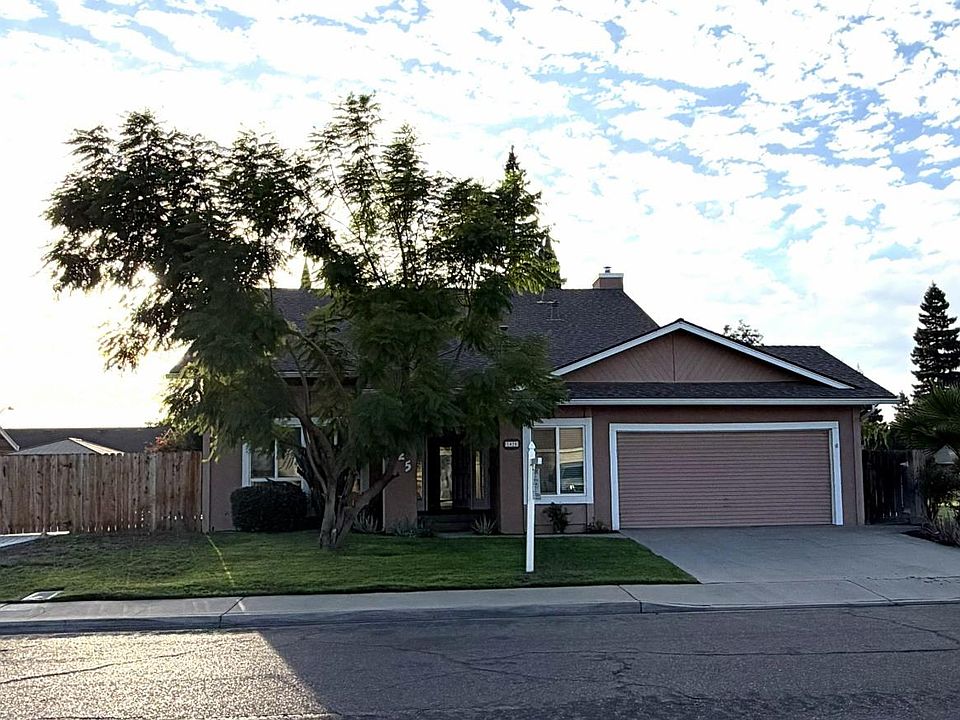 1st image of 1425 Forest Dr