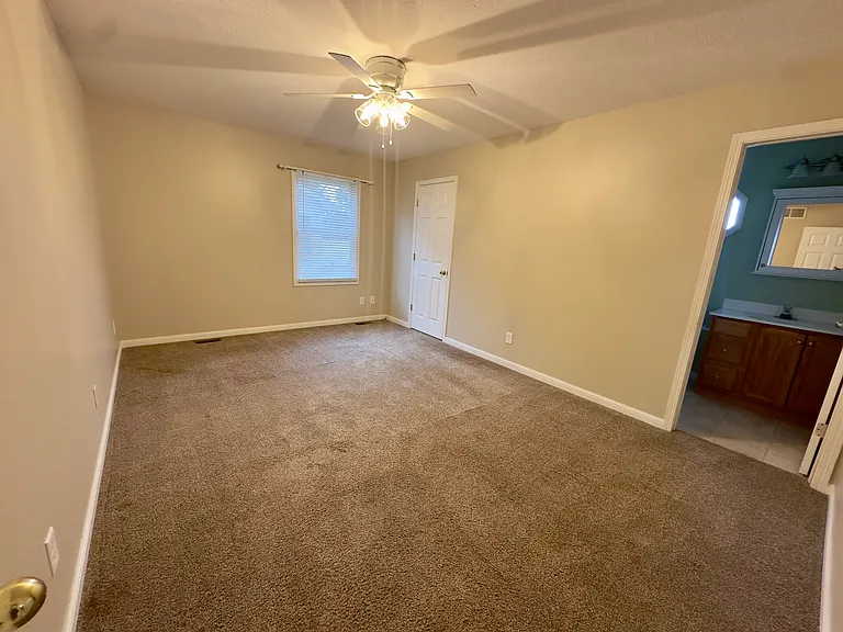 3328 Red Bud Ln — Photo 10