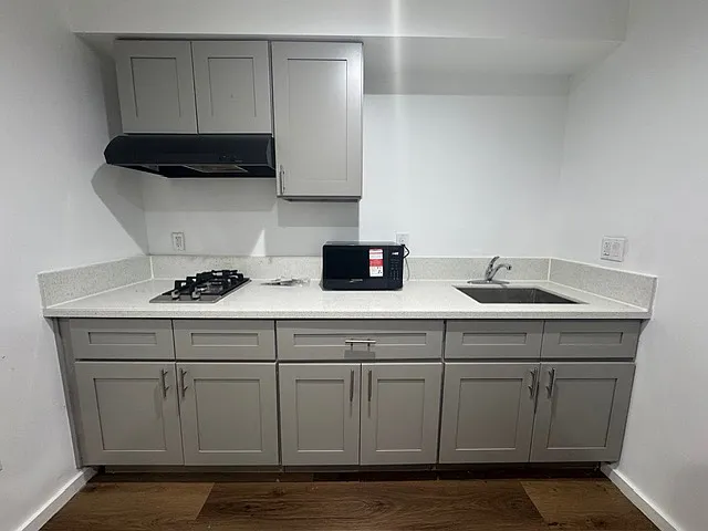 325 N Fickett St — Photo 13