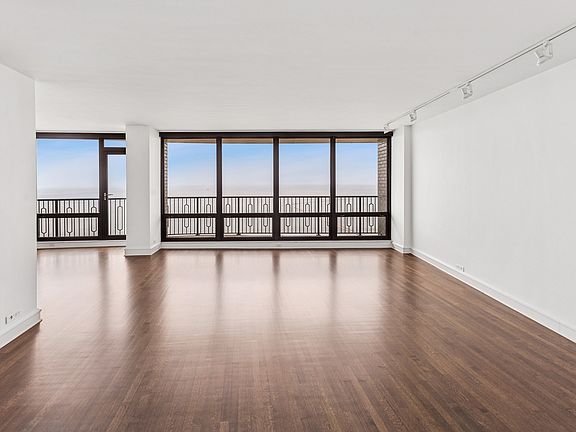 3rd image of 1040 N Lake Shore Dr APT 34C