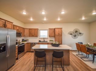5413 S Spirea Ave, Sioux Falls, SD 57108