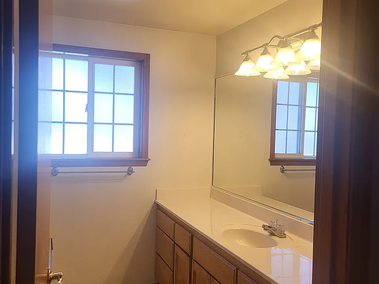 825 Amanda Way — Photo 15