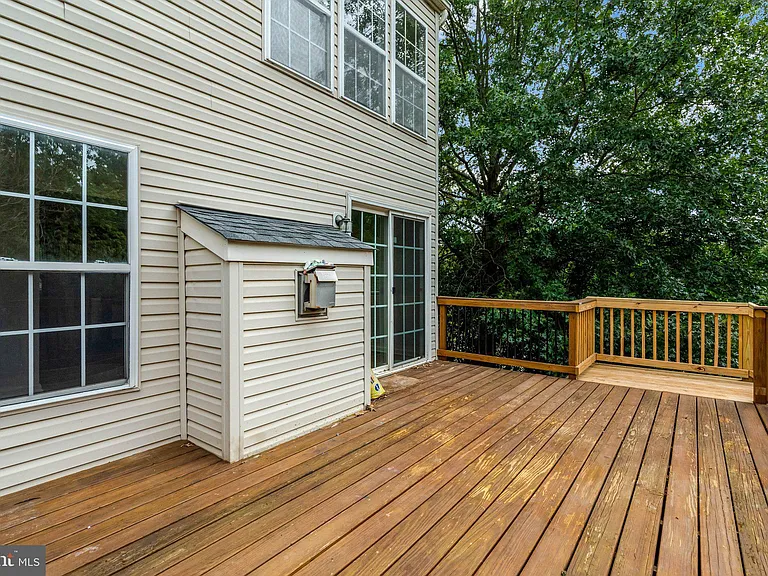 7057 Sauvage Ln — Photo 21
