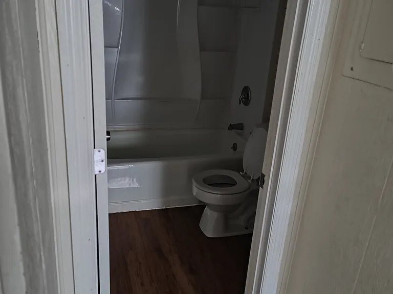 606 King St — Photo 9