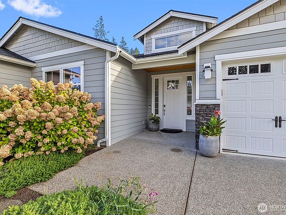 4th image of 11927 137th Drive NE