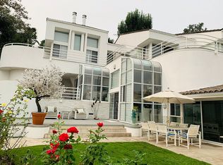 15464 Longbow Dr, Sherman Oaks, CA 91403