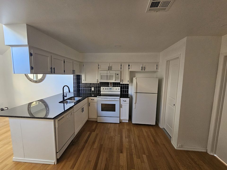 1st image of 5608 Cougar Dr APT 206