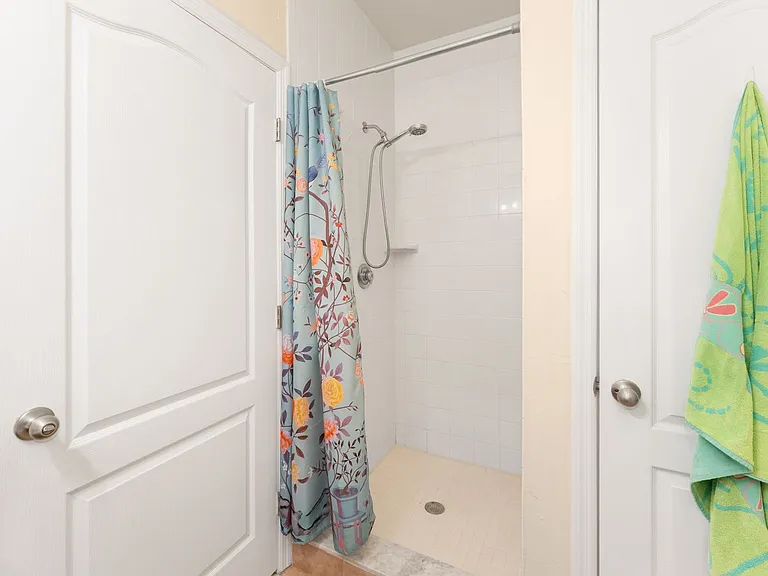 2980 SW 35th Pl #101 — Photo 9