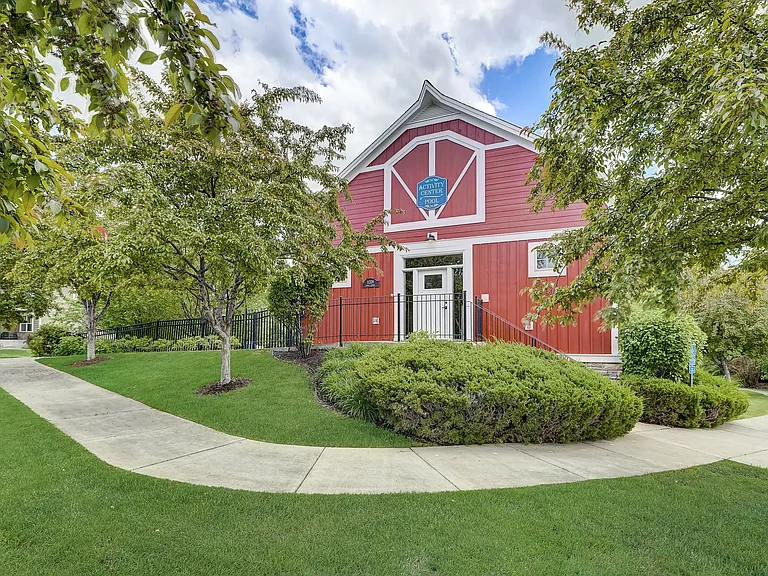 1145X W Laketowne Dr NE — Photo 43