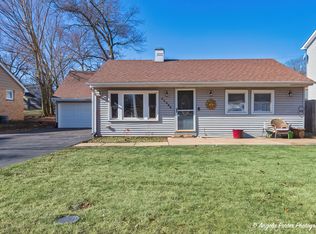 32988 N Meadow Rd, Grayslake, IL 60030