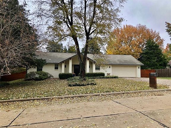 3rd image of 1720 E Susan Dr