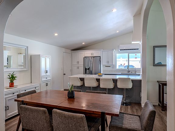 4th image of 20408 Coulson St
