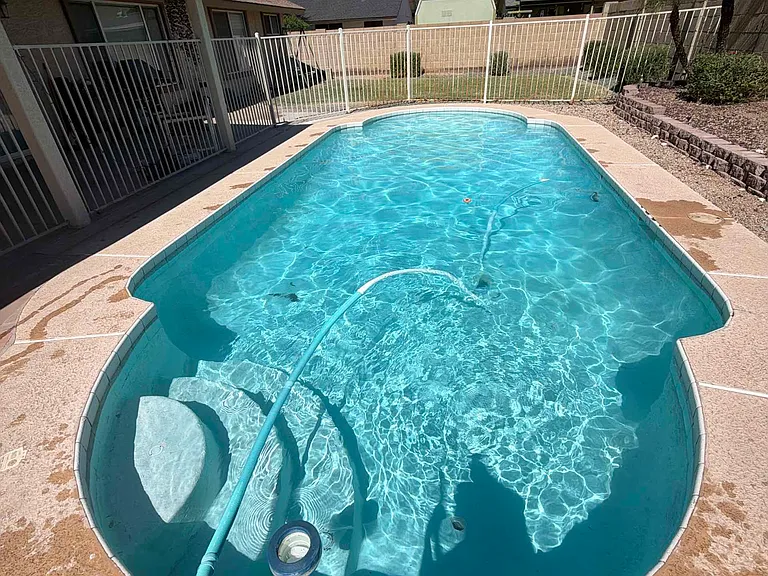 8126 W Dreyfus Dr — Photo 3