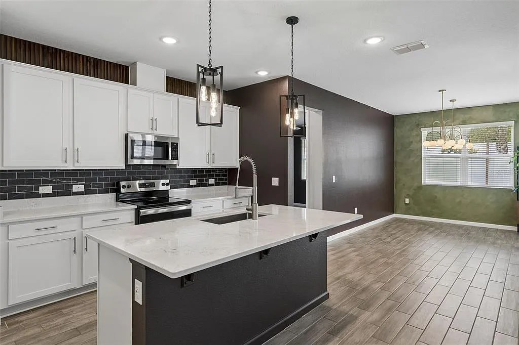 3 bed, 2.0 bath, 1725 sqft, $2,050 — Photo 3