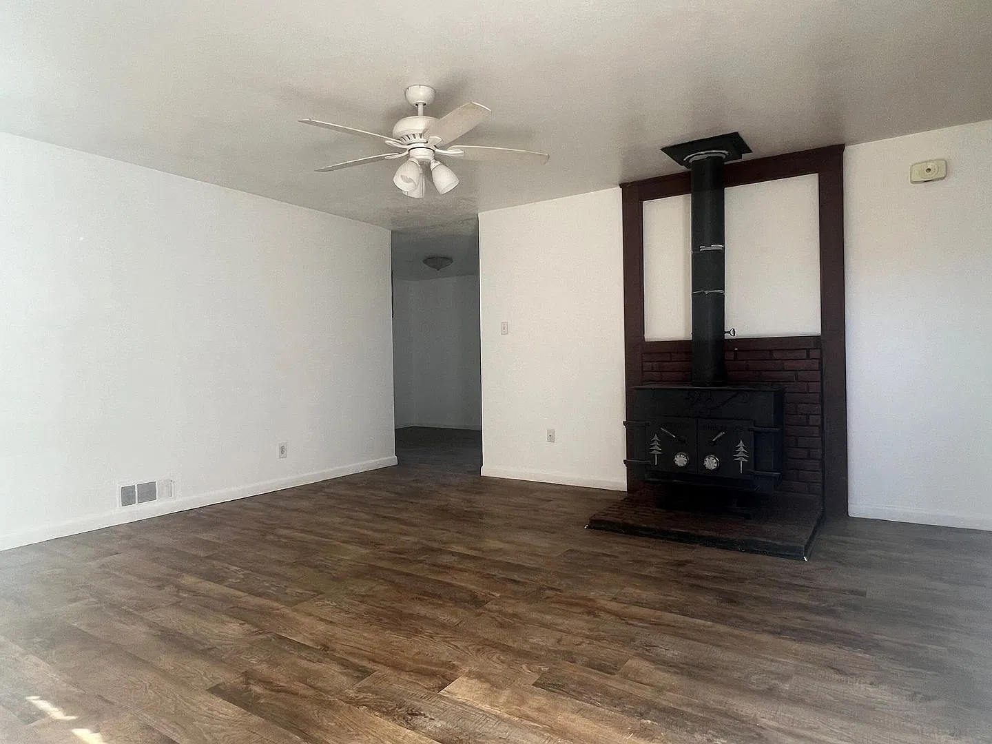 705 N Heights Dr — Photo 2