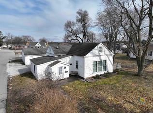 801 S Market St, Winamac, IN