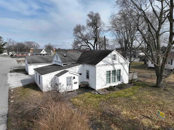 801 S Market St, Winamac, IN 46996