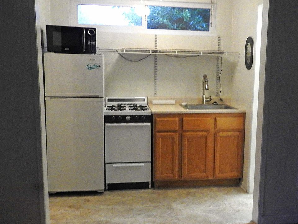 2nd image of 528 Rialto Ave #2