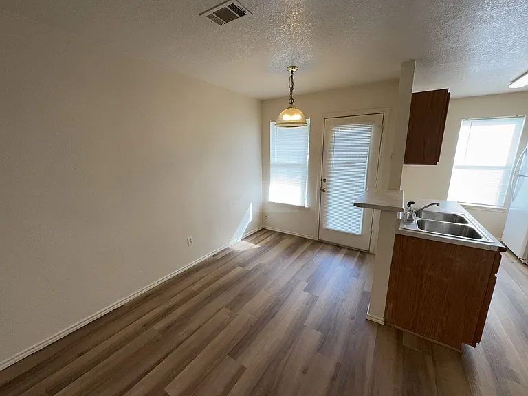 1709 Spring Rose, Killeen — Photo 5
