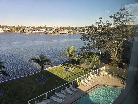 5th image of 1355 S Portofino Dr APT 302