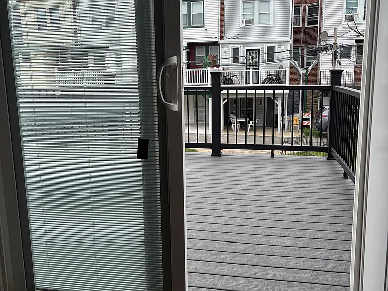 71st Ave — Photo 22