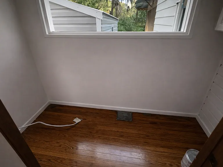 927 NE 7th Ave — Photo 13