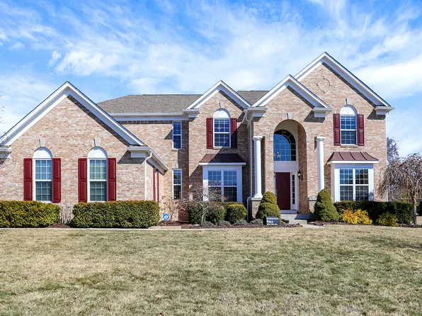 8944 Spring Violet Pl, Zionsville, IN 46077